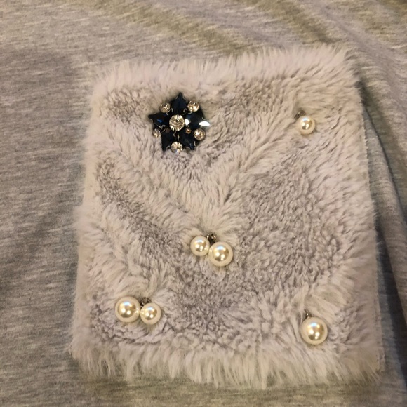 Zara fur and pearl pocket tee🌔 - Picture 2 of 3